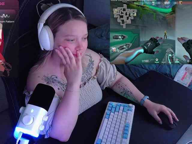 AlinaAdams webcam