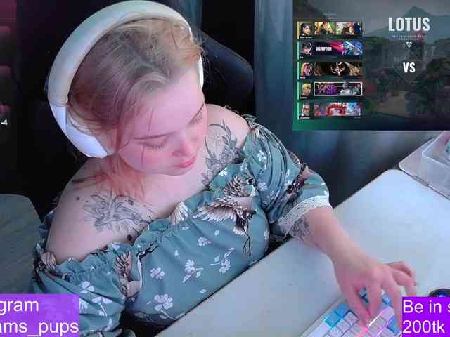 AlinaAdams webcam