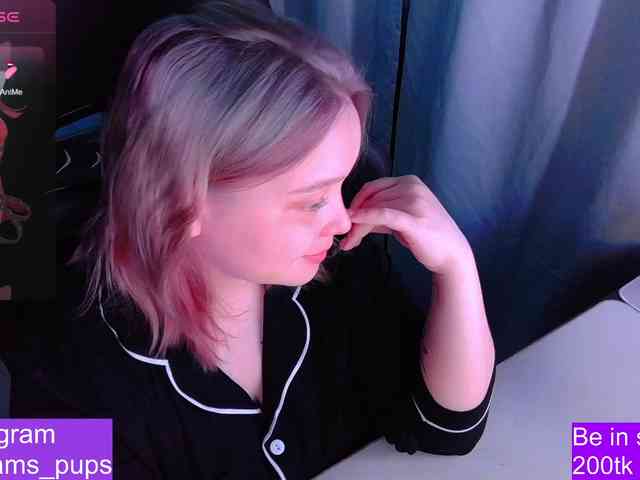 AlinaAdams webcam