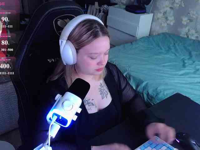 AlinaAdams webcam