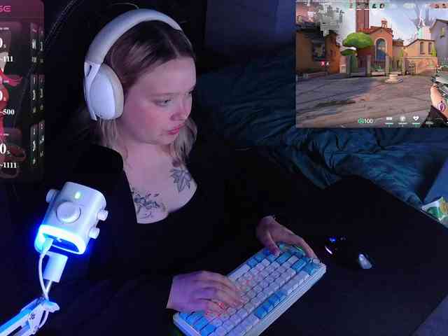 AlinaAdams webcam