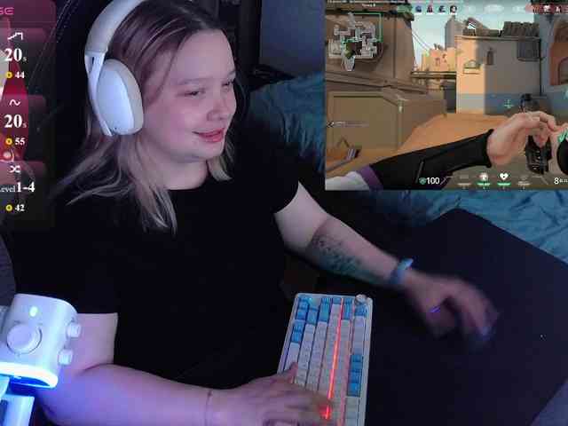 AlinaAdams webcam