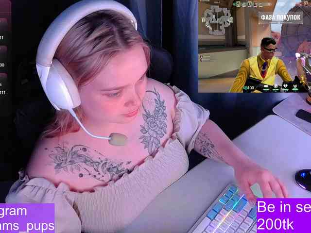 AlinaAdams webcam