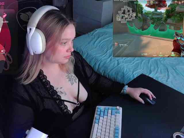 AlinaAdams webcam