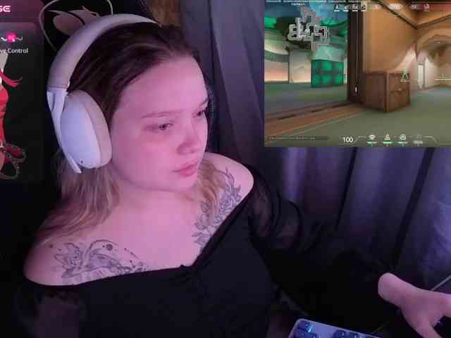 alinaadams's live room