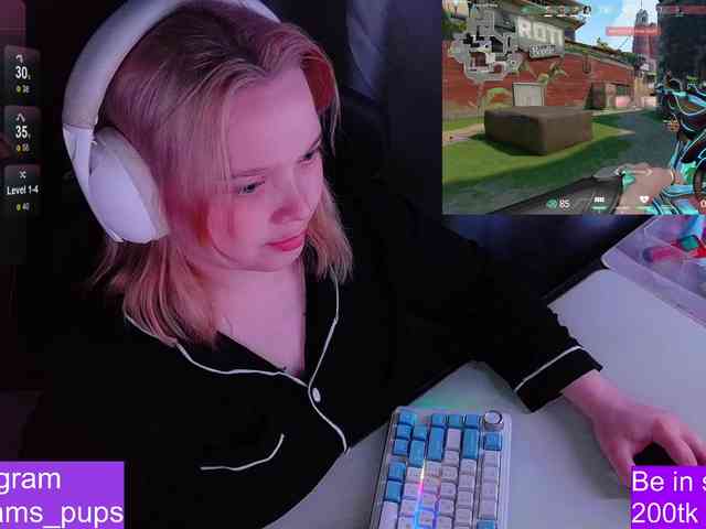 AlinaAdams webcam