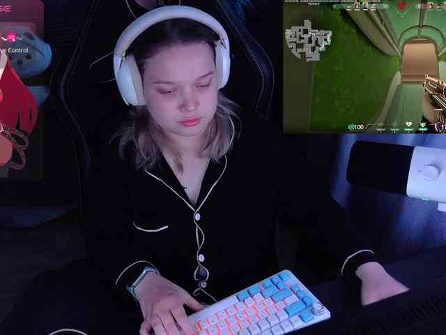 AlinaAdams webcam