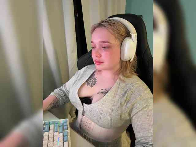 AlinaAdams webcam