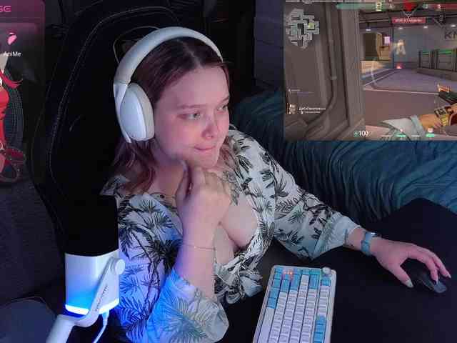 AlinaAdams webcam