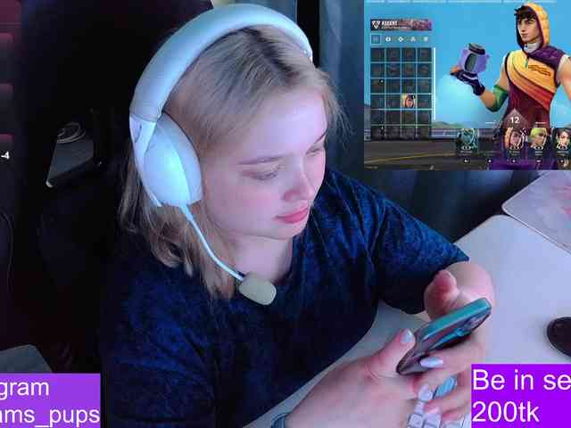 AlinaAdams webcam