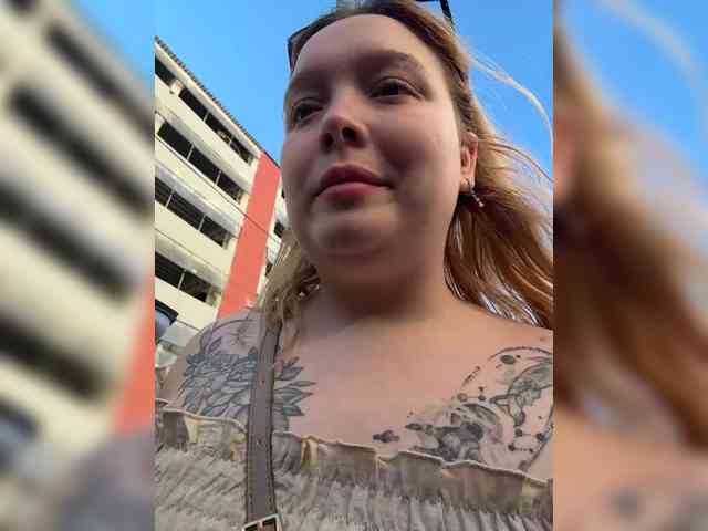 AlinaAdams webcam