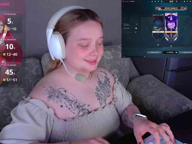 AlinaAdams webcam