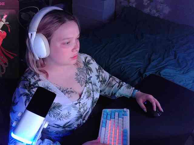 AlinaAdams webcam