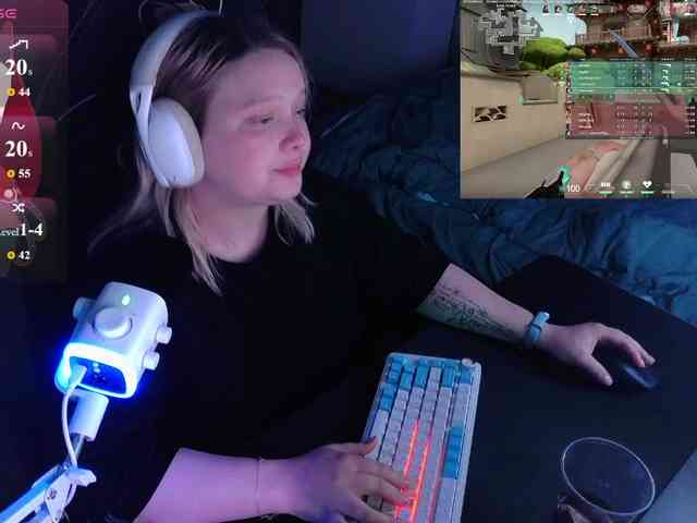 AlinaAdams webcam