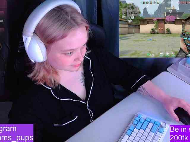 AlinaAdams webcam