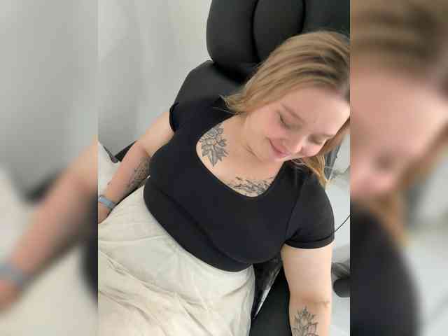 AlinaAdams webcam