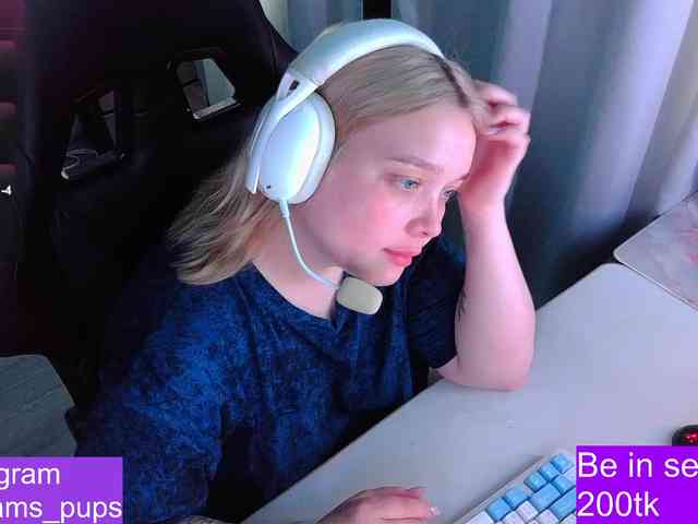 AlinaAdams webcam
