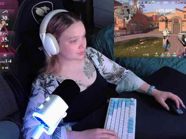 AlinaAdams webcam