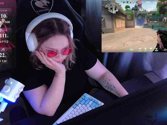 AlinaAdams webcam