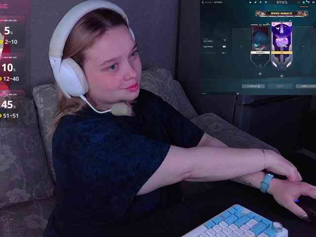 AlinaAdams webcam