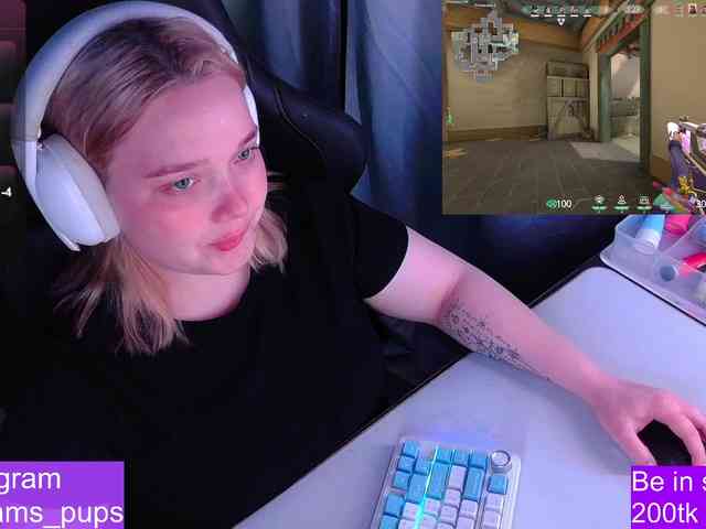 AlinaAdams webcam