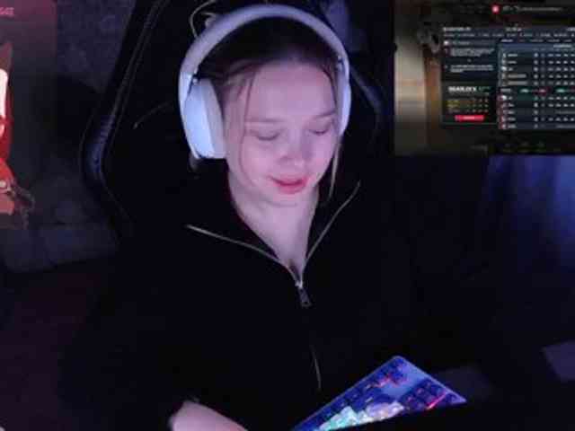 AlinaAdams webcam