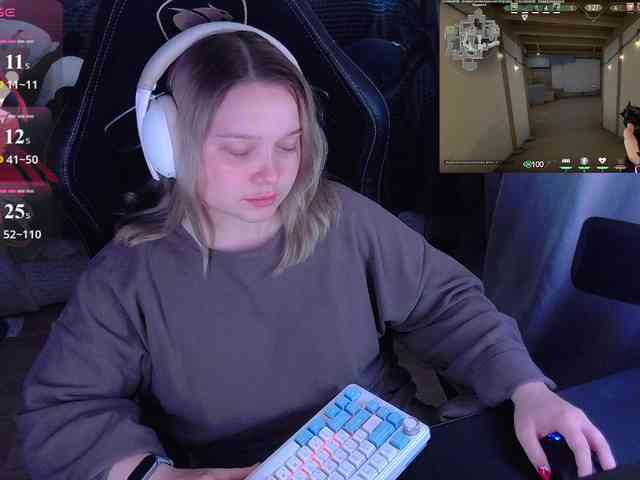 AlinaAdams webcam