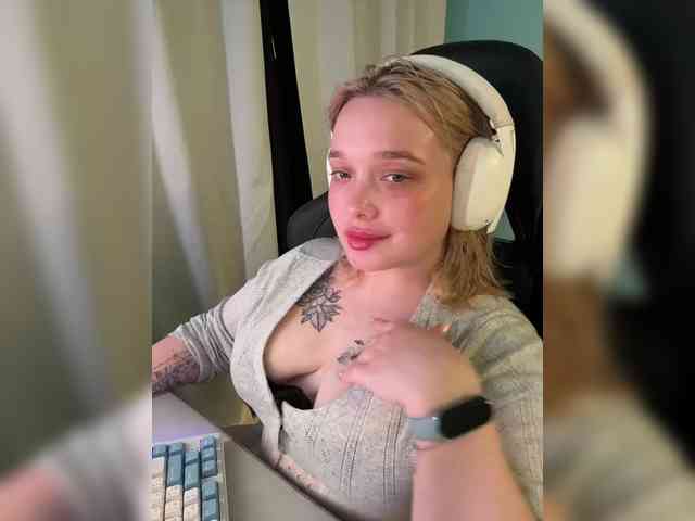 AlinaAdams webcam