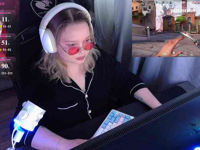AlinaAdams webcam