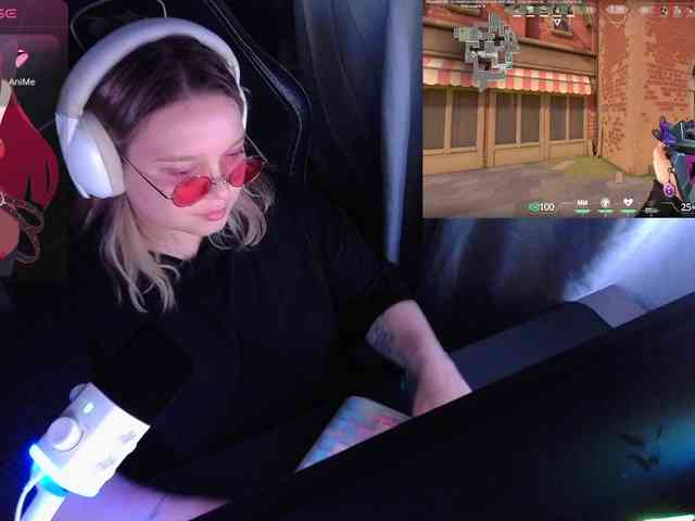 AlinaAdams webcam
