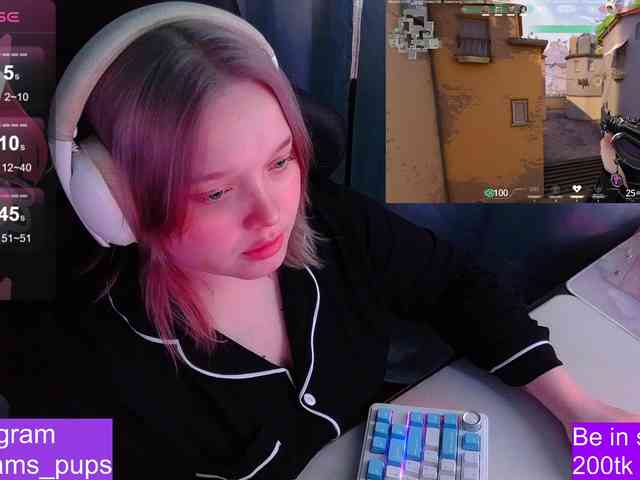 AlinaAdams webcam