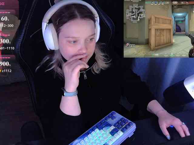 AlinaAdams AlinaAdams