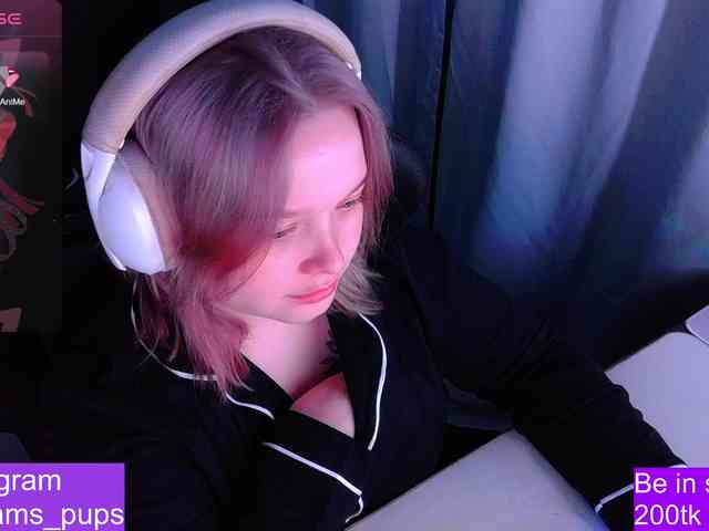 AlinaAdams webcam