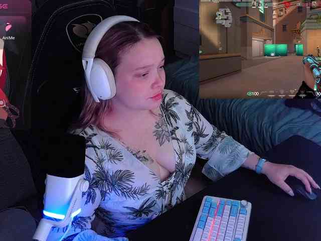 AlinaAdams webcam