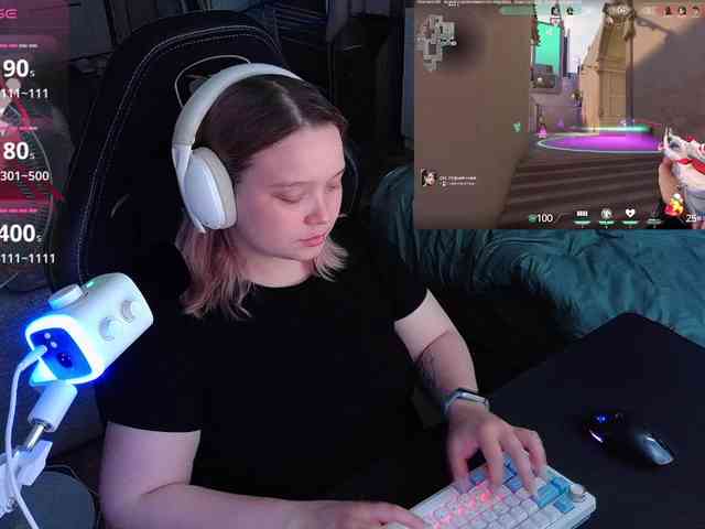 AlinaAdams webcam