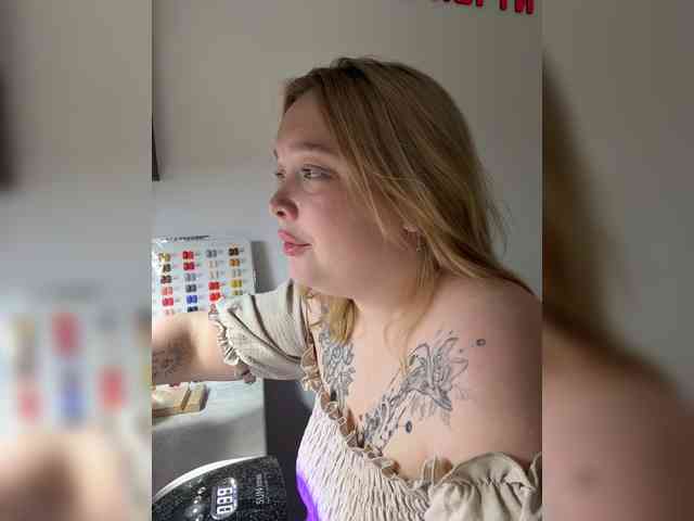 AlinaAdams webcam