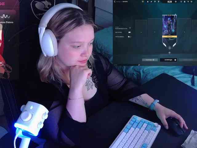 AlinaAdams webcam