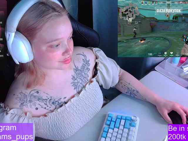 AlinaAdams webcam