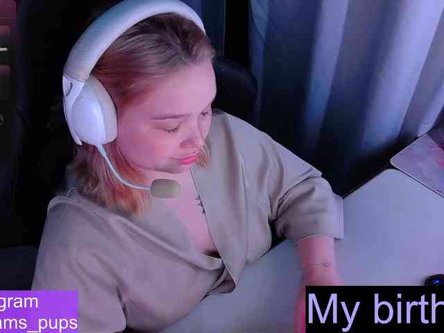 AlinaAdams webcam