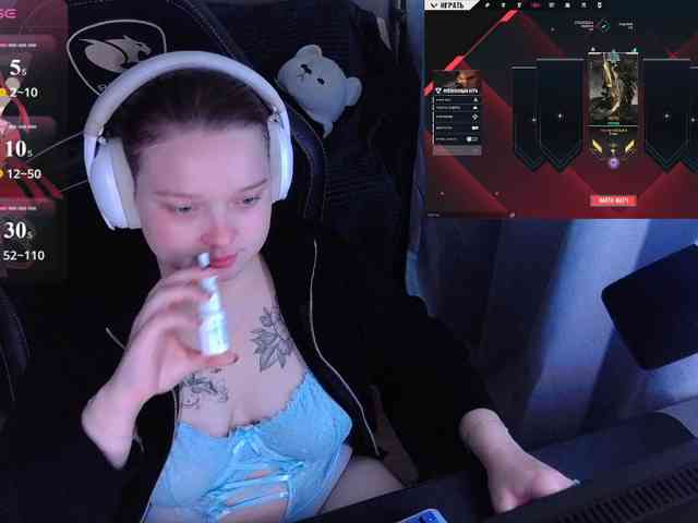 AlinaAdams webcam