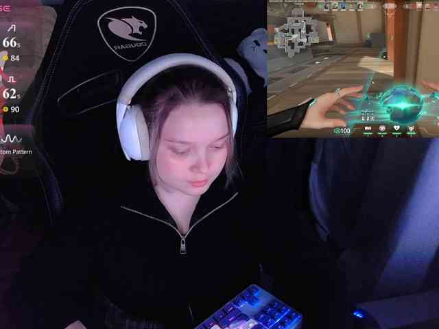 AlinaAdams webcam