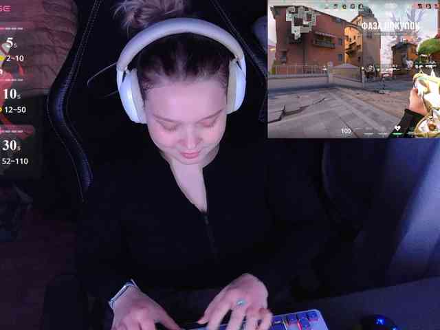 AlinaAdams webcam