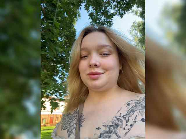 AlinaAdams webcam