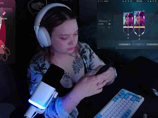 AlinaAdams webcam