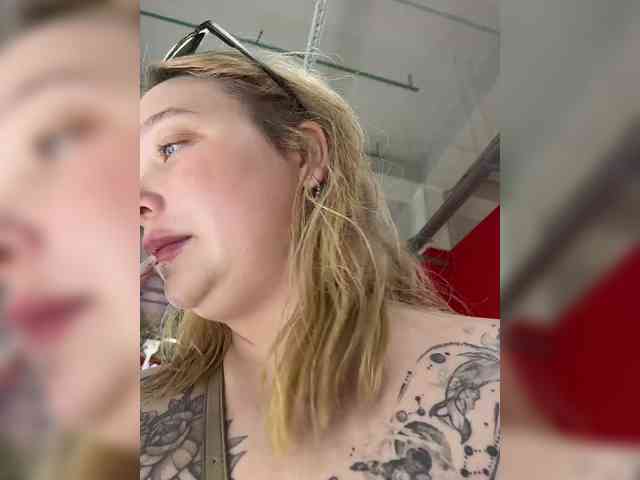 AlinaAdams webcam