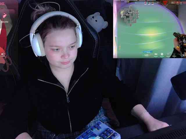AlinaAdams webcam