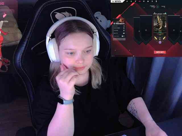 alinaadams's live room