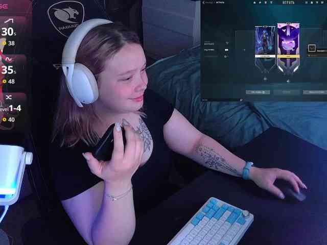 AlinaAdams webcam