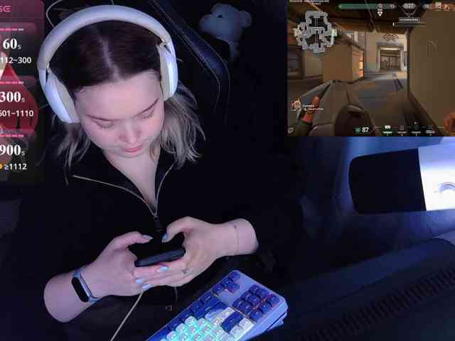 AlinaAdams AlinaAdams