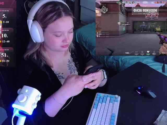 AlinaAdams webcam